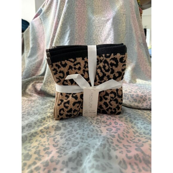 Rachel Zoe Leopard Cheetah Print 100% Cotton washcloths Set of 4 Bathroom 13x13 - Picture 3 of 5